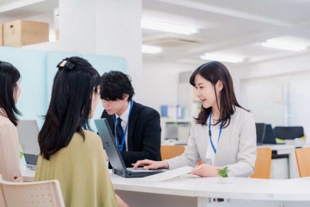 3.問題解決の方法をご本人・ご家族と一緒に考えます。 3.問題解決の方法をご本人・ご家族と一緒に考えます。